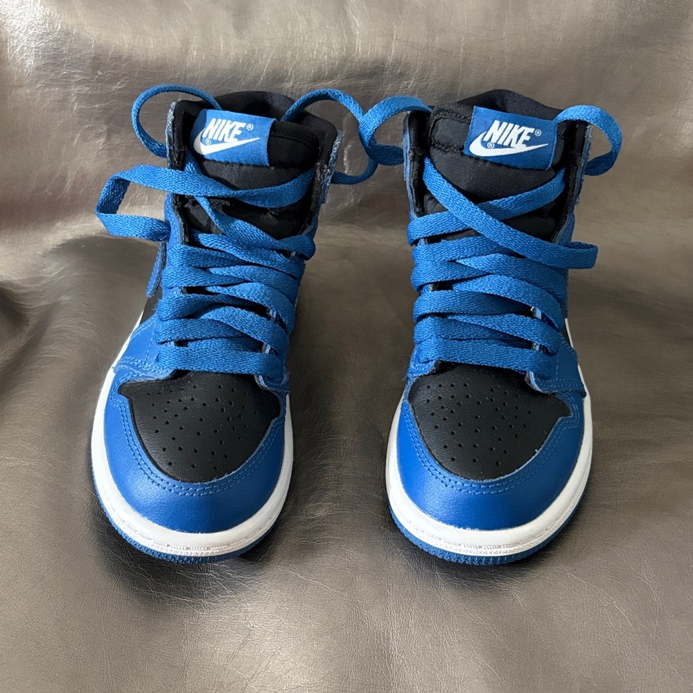 Kids 11c Jordan Retro High OG in Dark Marina Blue and Black - Picture 2 of 10